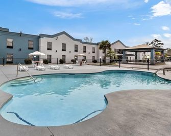 Quality Inn Surfside Myrtle Beach - Surfside Beach - Piscina