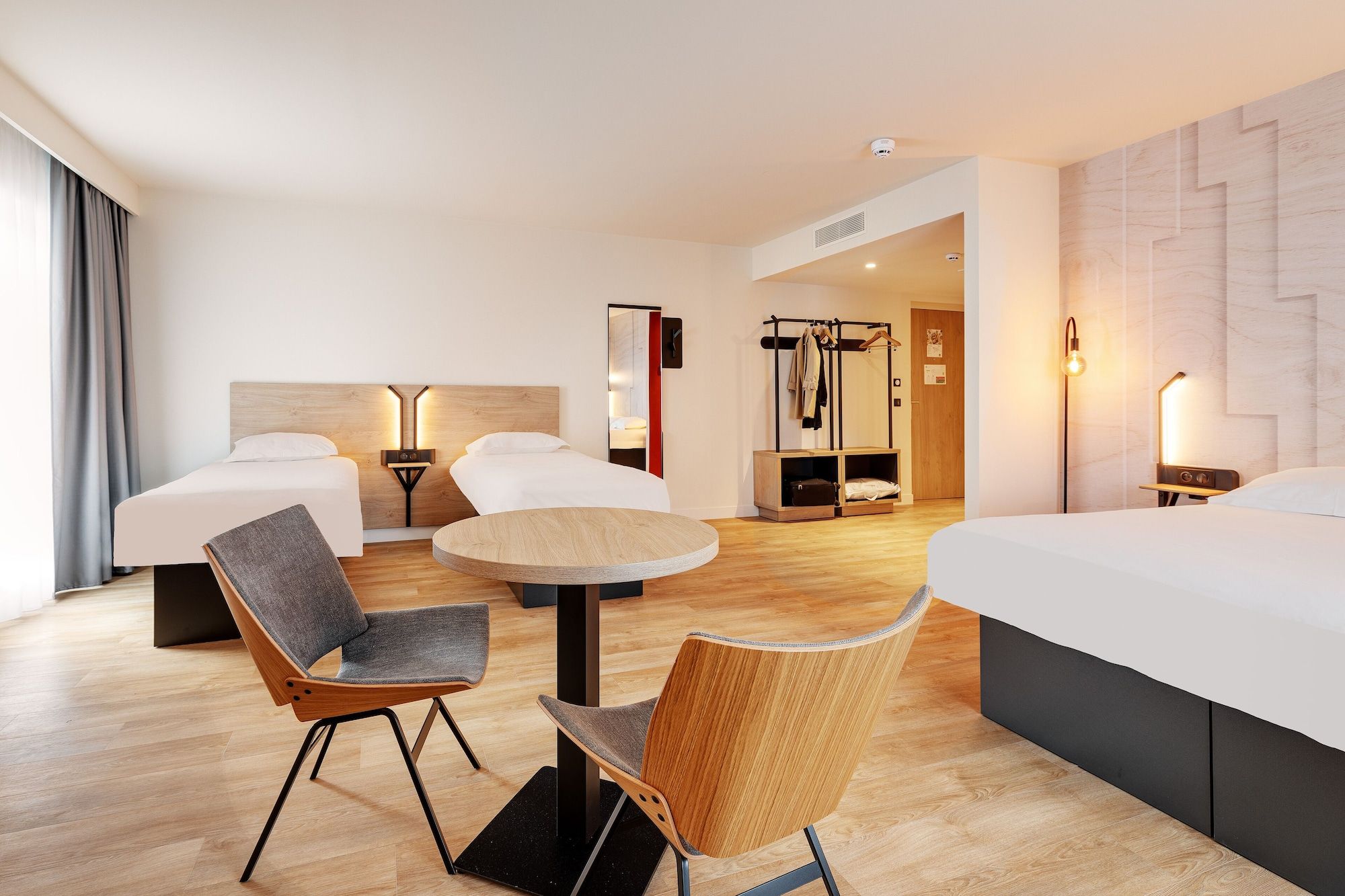 B&B HOTEL Lille Lillenium Eurasanté thumbnail 3
