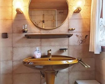 Romantic Holiday apartment in the Old Town of Meersburg - Meersburg - Bathroom