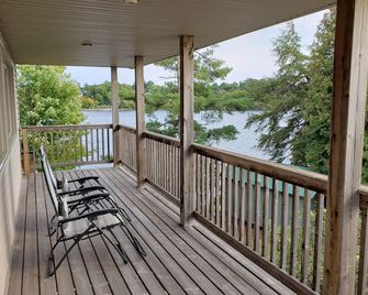 Dream Vacation Home On Private Island - Sharbot Lake - Balcony