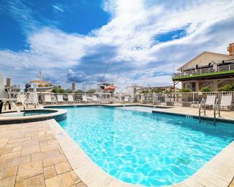 Madeira Bay Resort I 1402 - Saint Pete Beach - Pool