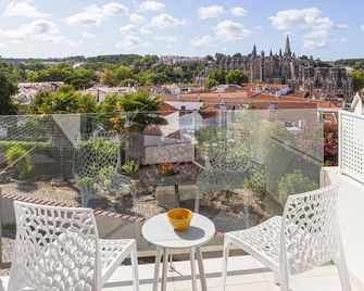 Boutique Hotel Casa do Outeiro - Arts & Crafts - Batalha - Balkon