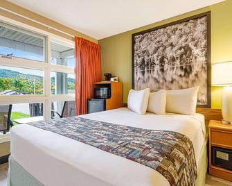 سوبر 8 باي ويندام ليك جورج/داونتاون - لاكي جورج - غرفة نوم