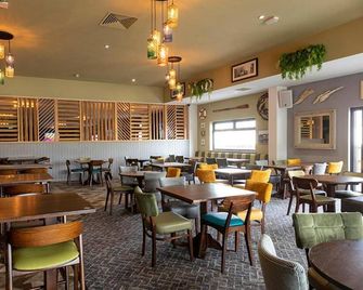 2br-sleeps6-wifi-freeparking-holidaypark - Clacton-on-Sea - Restaurant