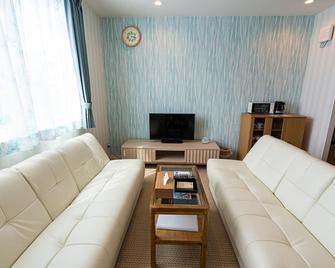 Ecot Irabu Bridge Sunset Hills - Miyakojima - Living room