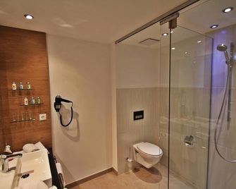 Hotel Landgasthof Gemmer - Rettert - Baño