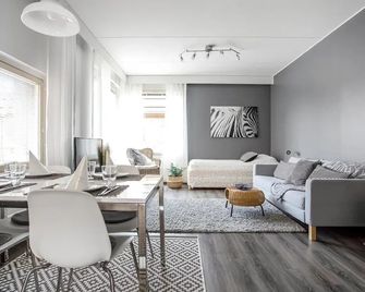 Kotimaailma KotikolmioKauppak saunalla - Lahti - Olohuone