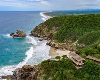 La Valise Mazunte - Zipolite - Building
