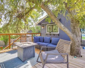 Boat, Fish & Swim: Lake Conroe Home w/ Hot Tub! - Willis - Patio