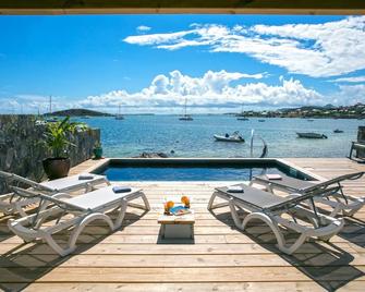 Beachfront Villa With Pool In Cul De Sac - Dutch Cul de Sac - Bazén