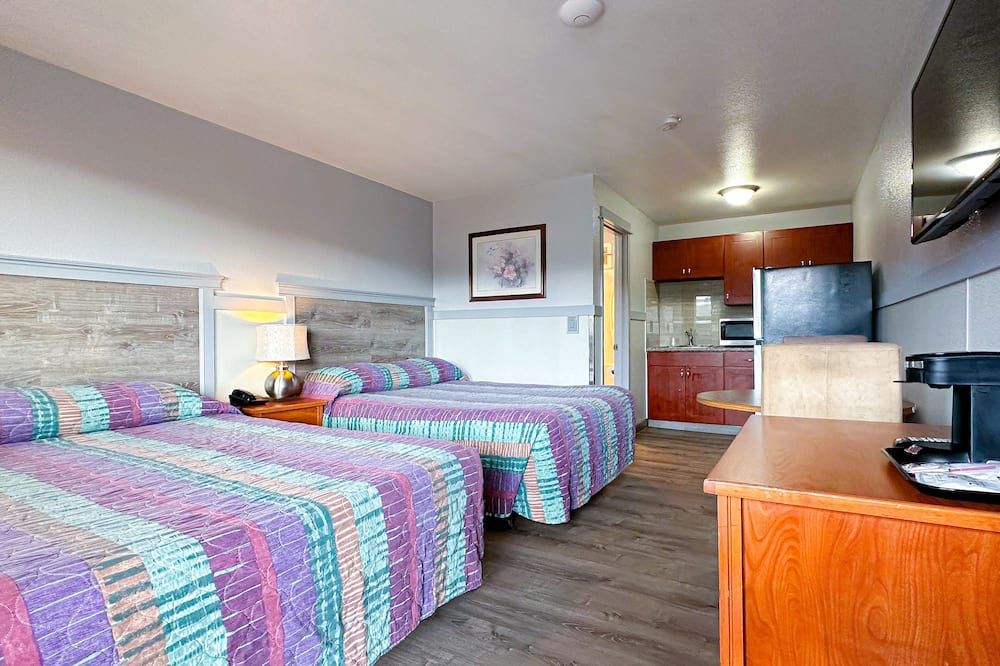 Emerald Best Motel - אדמונדס - חדר שינה