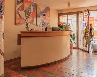 Hotel Casa Deco - Bogota - Resepsiyon