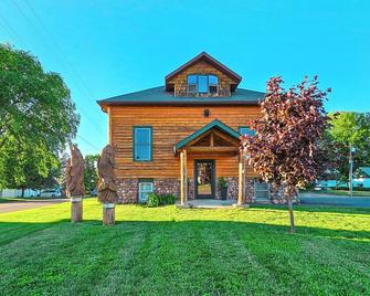 Downtown Isle; one block to Lake Mille Lacs - Isle - Edificio