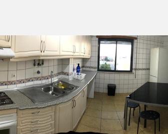 Wonderful apartament Lisbon - Montijo - Cozinha