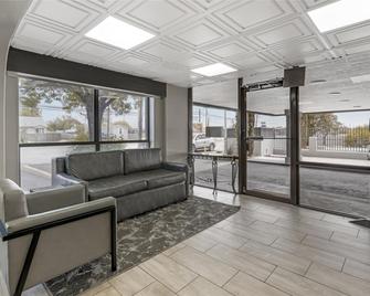 Best Western Executive Inn - Hobbs - Salónek