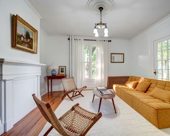 The Evangeline - Grand Pré - Living room