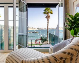 Westlight Cascais Chalet - Adults Only - Cascais - Balkong