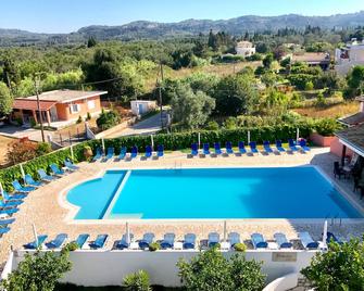 Ccb Bruskos Hotel - Agios Georgios - Pool