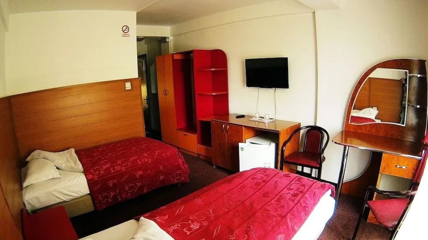 لا سورا جيتيلور