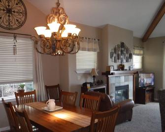 Family Friendly Running Y Townhouse near Klamath Falls and Crater Lake - Klamath Falls
