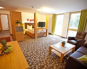 Hotel und Appartementhof Waldeck - Bad Fuessing - Living room