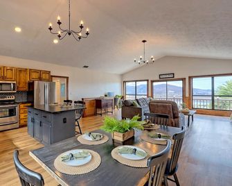 Whiskey Mountain Oasis by Chatuge Home Concierge | Extraordinary Lake & Mountain Views · Game Room · Firepit - Hiawassee - Dining room