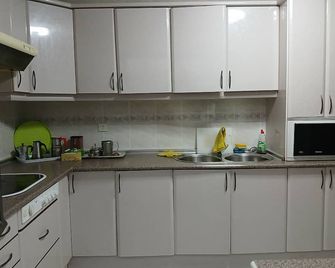 Private Double Room Toledo - Toledo - Cocina