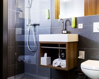 Riku Hotel Weißenhorn - Weißenhorn - Bathroom