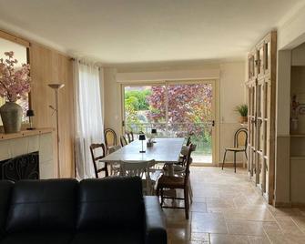 Gite La Chartre-sur-le-Loir, 6 bedrooms, 12 persons - La Chartre-sur-le-Loir - Salle à manger