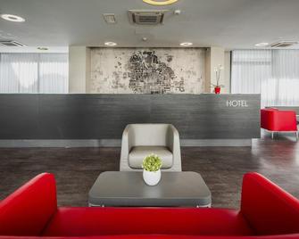 Bb Hotels Smarthotel Milano Linate - Segrate - Receptie