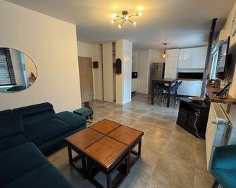 Rennes center: luxury T2 with garden and secure parking - Ρεν