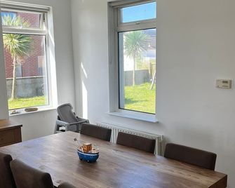 Cloughey Beach House - Newtownards - Dining room