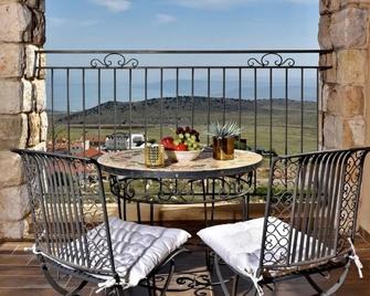 Kami Suites Hotel - Adults Only - Zefat - Balkon