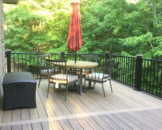 Hedge Rock Cabin at Norfork Lake - Mountain Home - Balcony