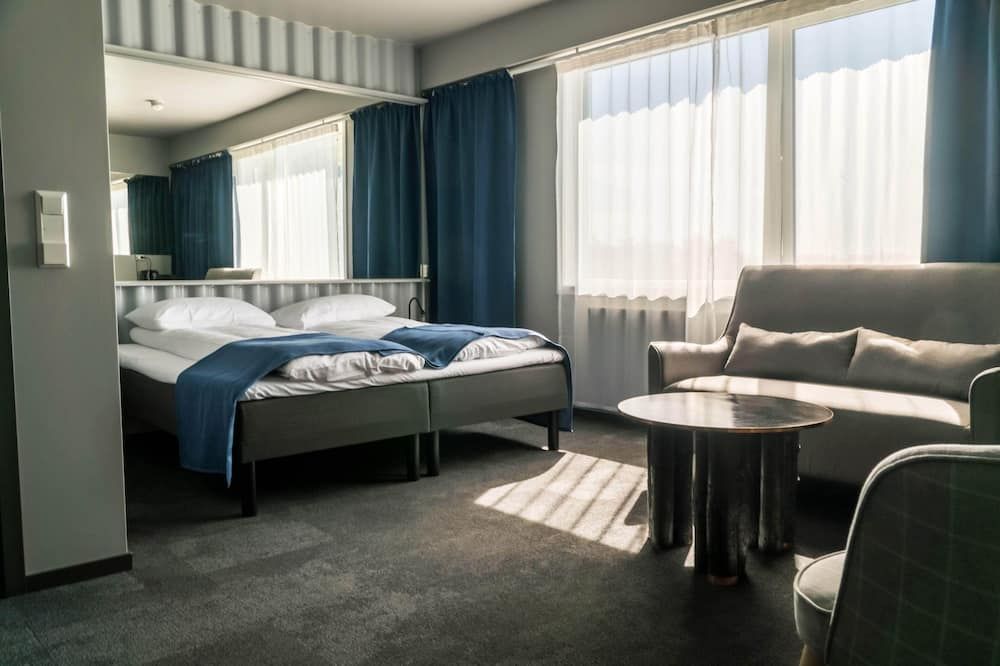 لايف لوفوتن هوتل