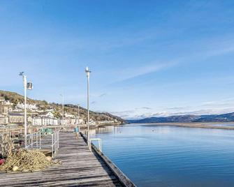 Sunny Shores - Aberdyfi - Beach