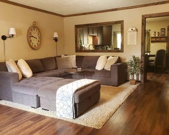 The Hidden House Bungalow Bed & Breakfast - Castle Rock - Sala de estar