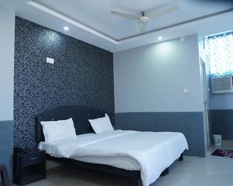 Hotel Dcm Residency - Sehore - Bedroom