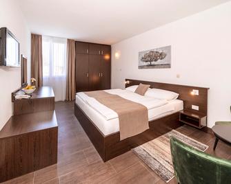 Hotel Omorika - Punat - Bedroom