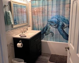 Home close to Indian Rocks Beach and Taylor Park - Largo - Bathroom
