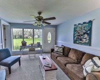 Citrus Hills Retreat; 2 Bed 2 Bath Condo; Pool Golf Tennis - Hernando - Living room