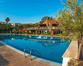 Hotel Casarossa Beach & Sporting - Crotona - Piscina