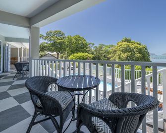 Hide-Away Guest House - Knysna - Balcón