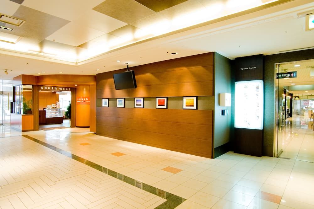 Front desk view of Sapporo Tokyu Rei Hotel