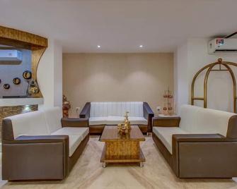 Hotel Madhuvan - Dhanbād - Living room