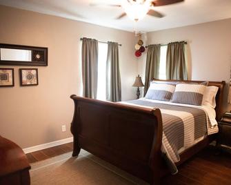 Downtown Mount Dora Cottage: Walk to Everything! - Mount Dora - Slaapkamer