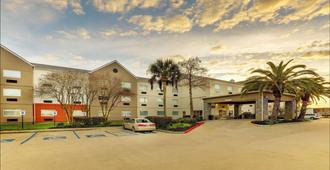 Holiday Inn Express Kenner - New Orleans Airport, An IHG Hotel - Kenner - Building