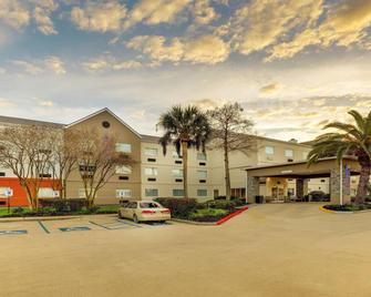 Holiday Inn Express Kenner - New Orleans Airport, An IHG Hotel - Kenner - Edificio