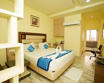 Hotel Sk Riverfront - Vijayawada - Bedroom
