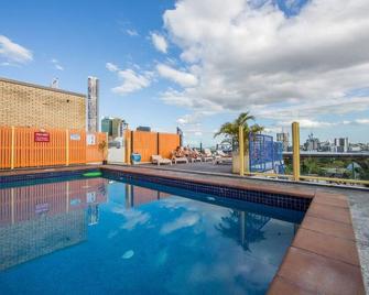City Backpackers HQ - Brisbane - Piscina